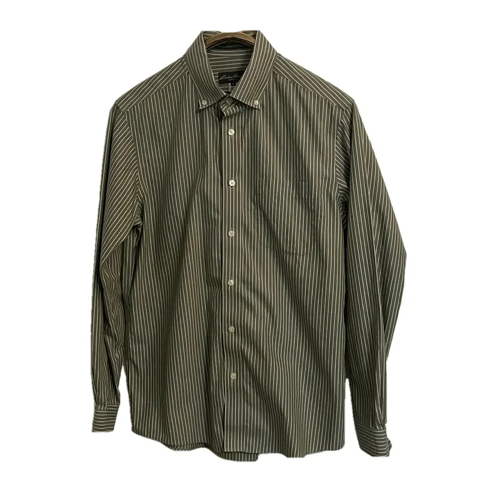 EDDIE BAUER Men's 100% Cotton Relaxed Fit Medium Long Sleeve Button Down Shirt